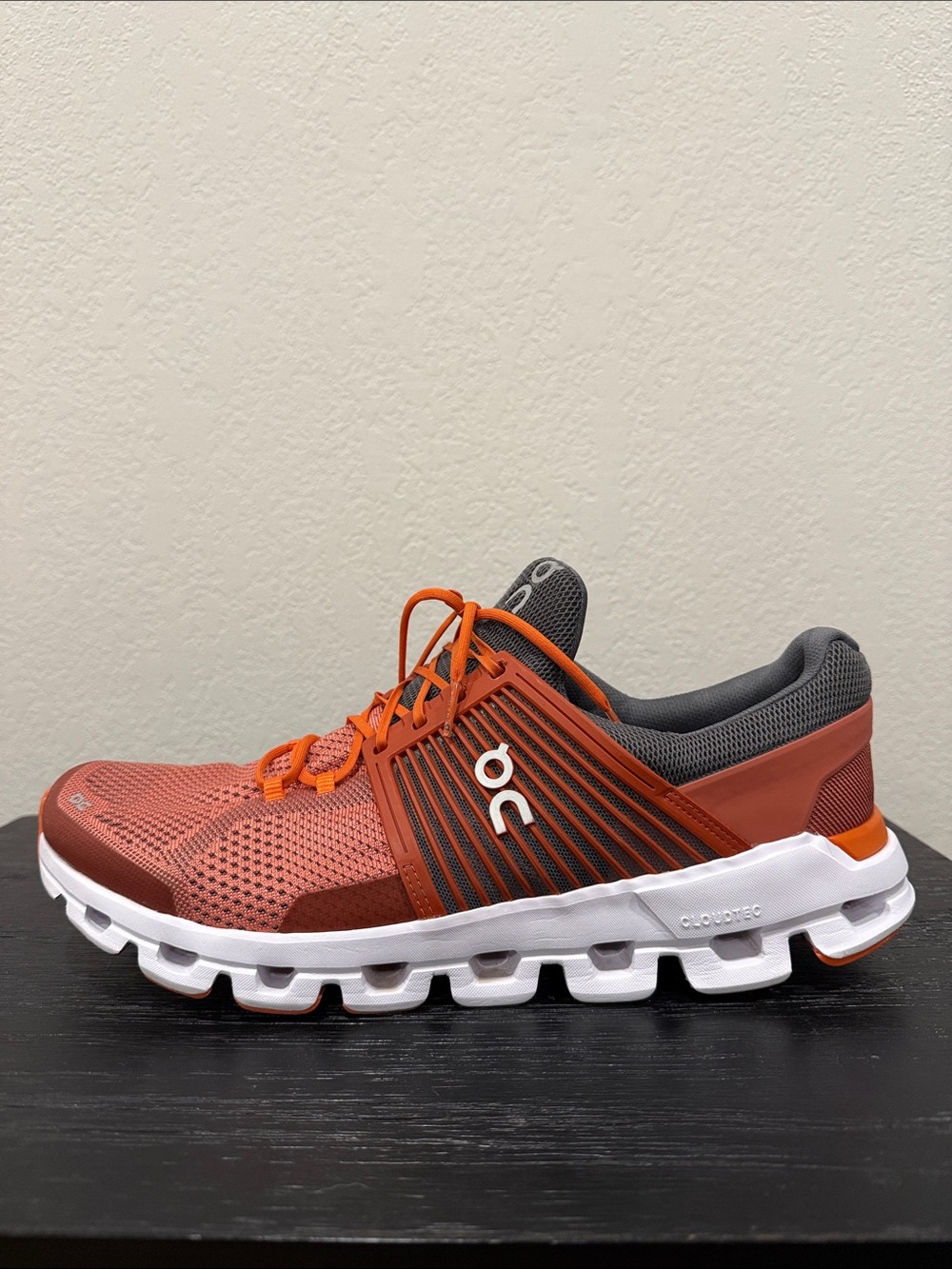 On Cloud Heliom Running Men’s Size 13 Orange Gray and White - Excellent Cond